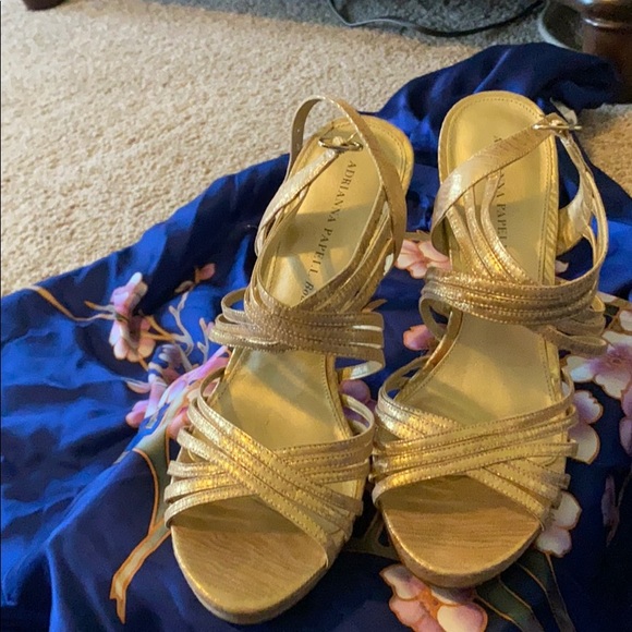 Adrianna Papell Gold Heels - Picture 2 of 3